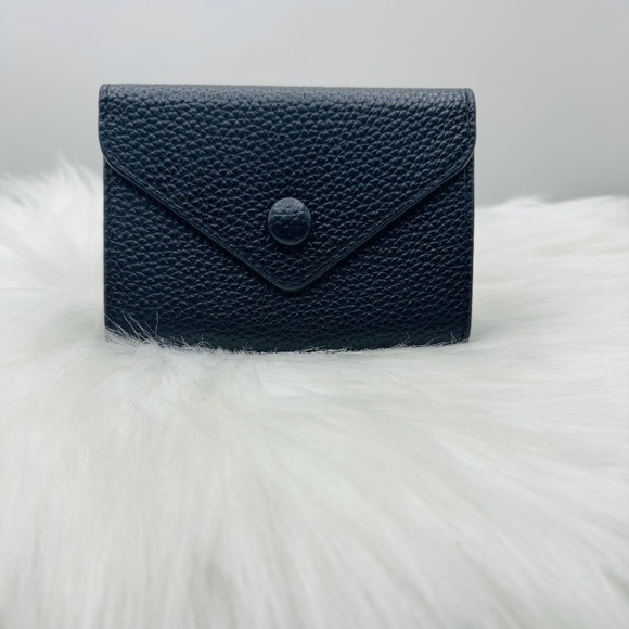 Women’s Minimalist Black Card Wallet - Picture 1 of 7